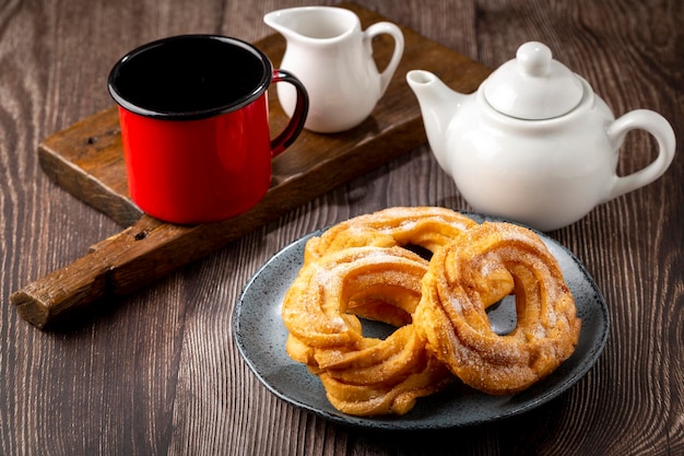 Beignets sucrés sur la table Beignets brésiliens