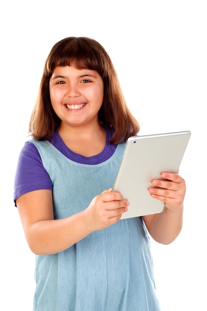 Bel enfant avec une tablette