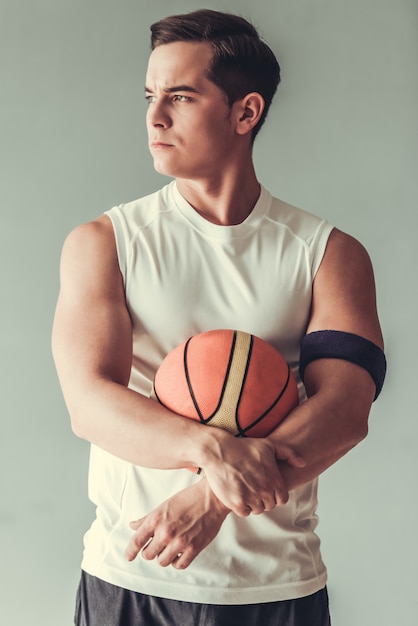 Bel homme, tenue, basket ball