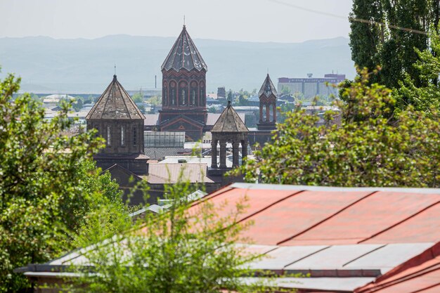 Photo bel horizon avec des églises historiques dans la ville de gyumri, leninakan, arménie