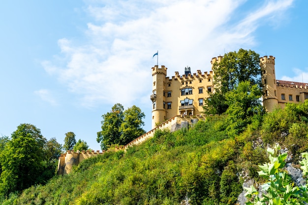 Belle architecture au château de Hohenschwangau dans les Alpes bavaroises de l'Allemagne