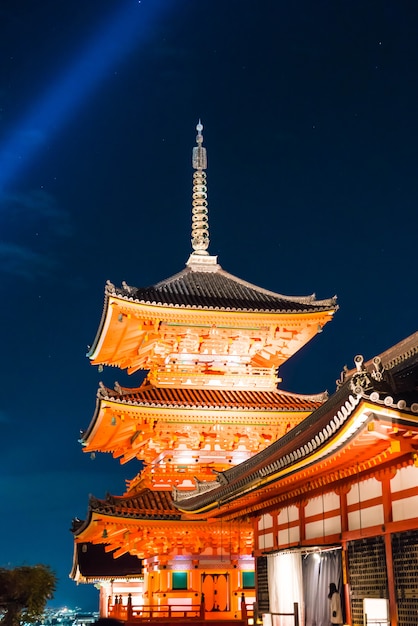 Belle architecture dans le temple Kiyomizu-dera Kyoto ,.