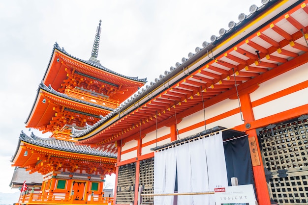 Belle architecture dans le temple Kiyomizu-dera Kyoto ,.