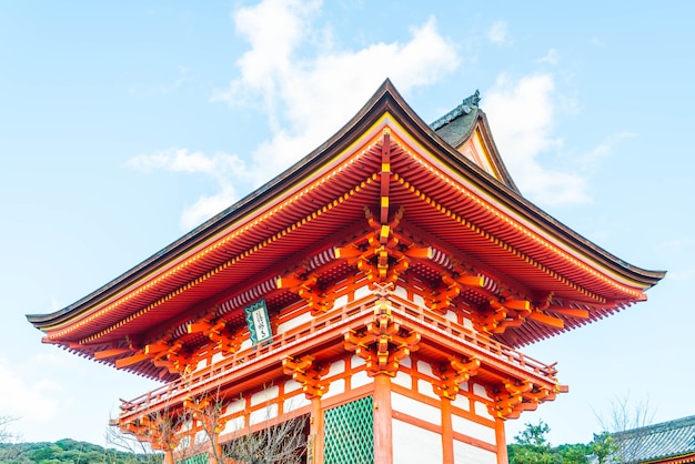 Belle architecture dans le temple de Kiyomizu-dera à Kyoto.