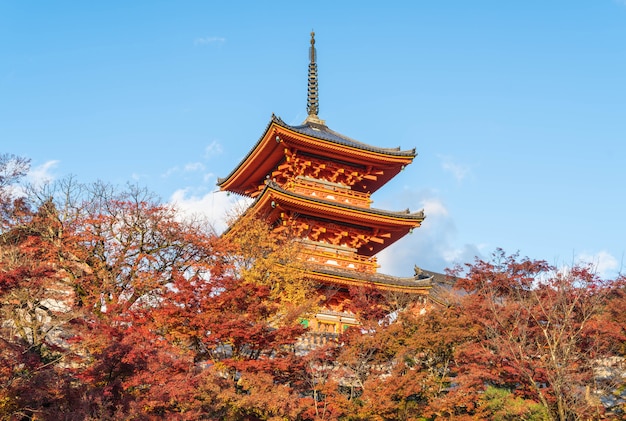 Belle architecture dans le temple de Kiyomizu-dera à Kyoto.