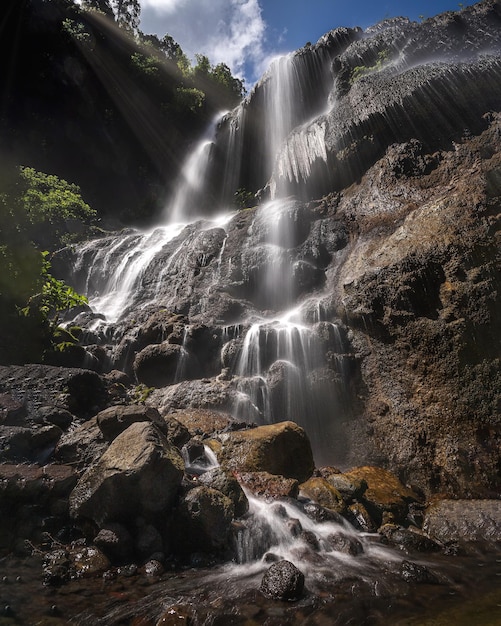 Photo belle cascade de goa tetes