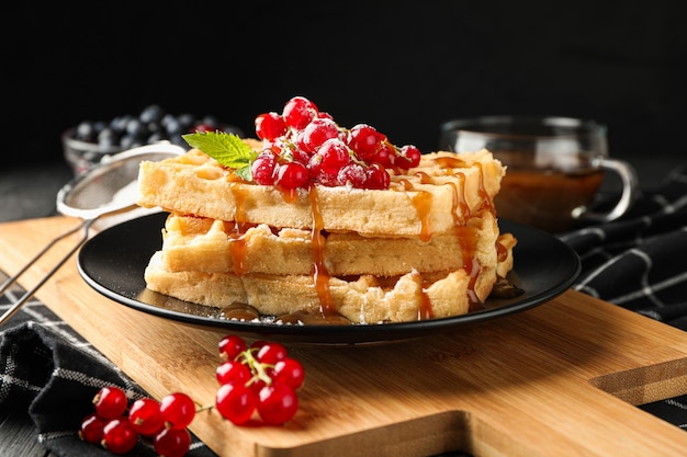 Belle composition avec des gaufres sucrées