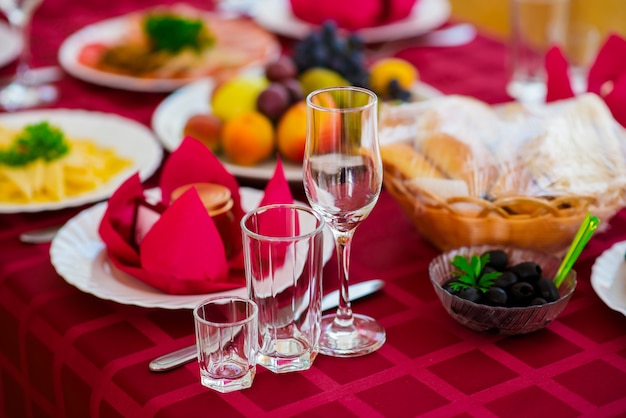 Belle décoration sur la table de vacances.