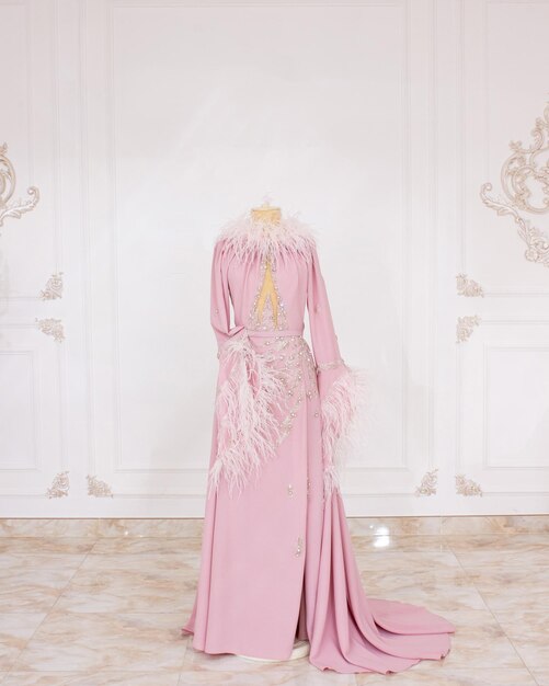 Belle et élégante robe de soirée