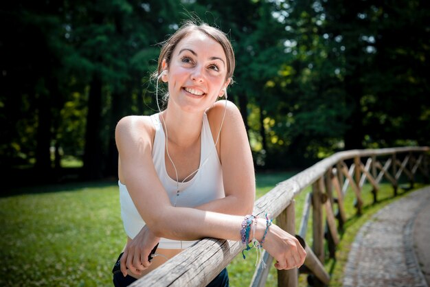 belle femme en cours d&#39;exécution