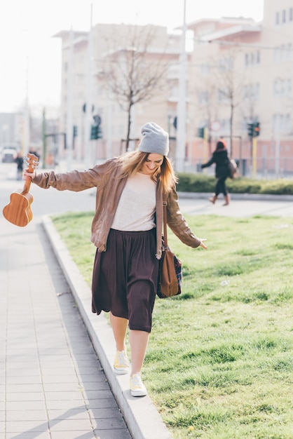 Photo belle femme à l'extérieur