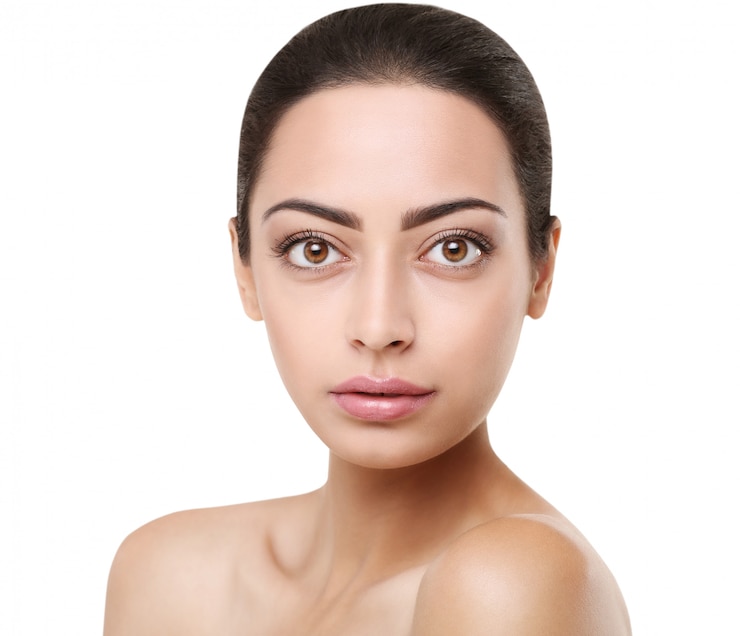 Photo belle femme indienne avec une peau parfaite