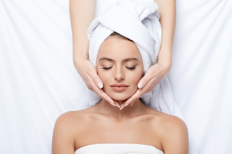 Photo belle fille au spa