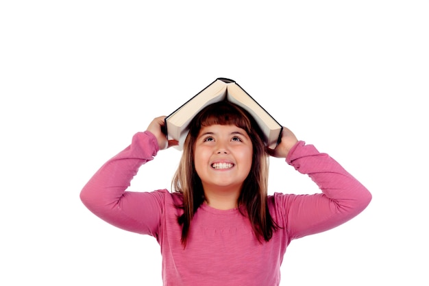 Belle fille avec un livre