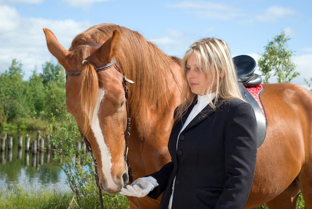 Photo une belle fille et son beau cheval