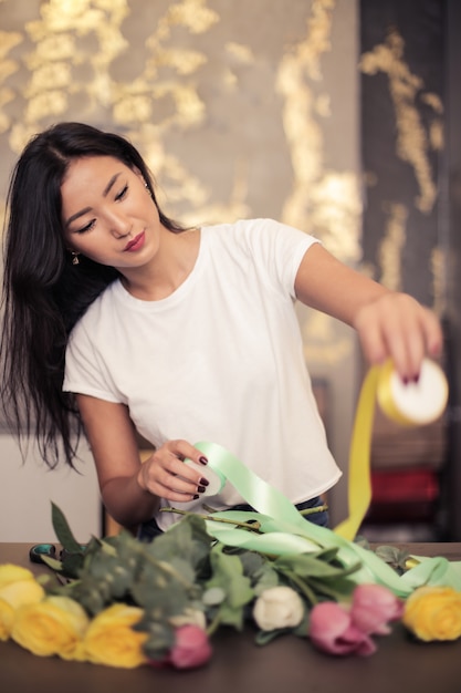 Belle Fleuriste Asiatique