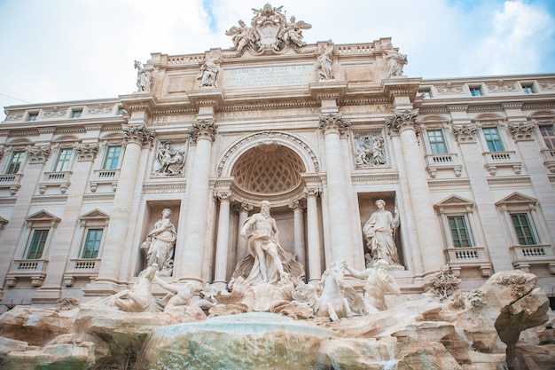 Belle fontaine de trevi à rome italie le quartier le plus populaire de rome