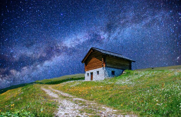 Belle maison sous les étoiles