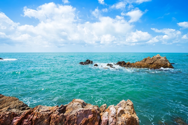 Belle la mer à la plage de Hat Chao Lao à Chanthaburi