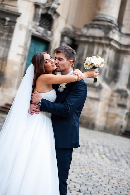 Belle mode jeune mariée et le marié jour de mariage