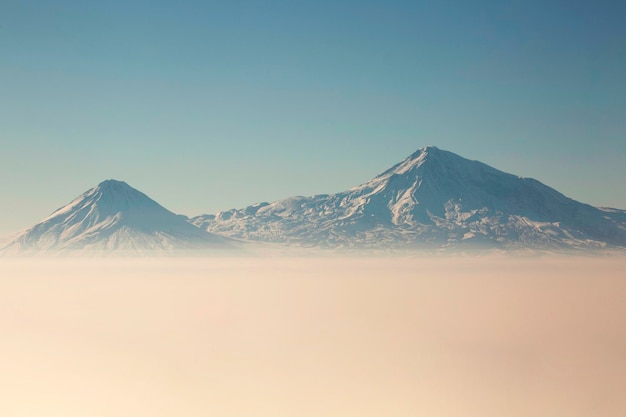 Belle photo de la montagne Ararat pendant la journée