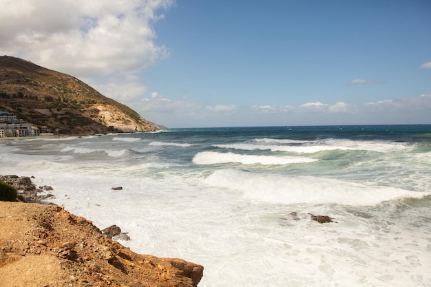 Belle photo de paysage de l'île de Crète, Grèce. Nature estivale de Crète. Tourisme de détente