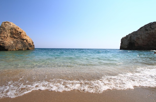 Belle plage en Grèce à l'été