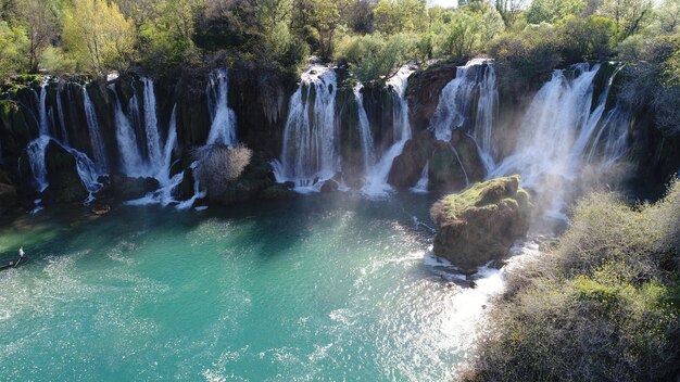 Belle vue aérienne de cascade