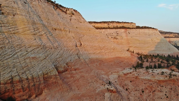 Belle vue aérienne du paysage du parc national de zion canyon large dans le sud-ouest de l'utah nous