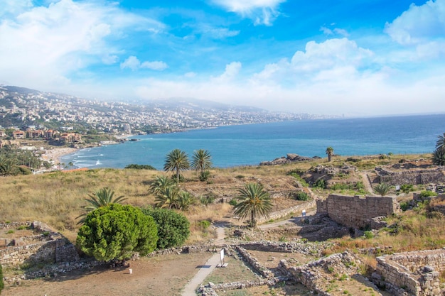 Belle vue sur l'ancienne voix de Byblos (également connue sous le nom de Jubayl ou Jebeil), Liban