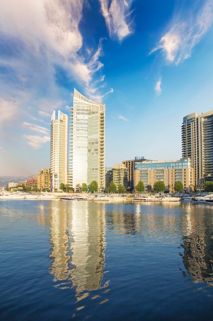 Belle vue sur la baie de Zaitunay à Beyrouth, Liban