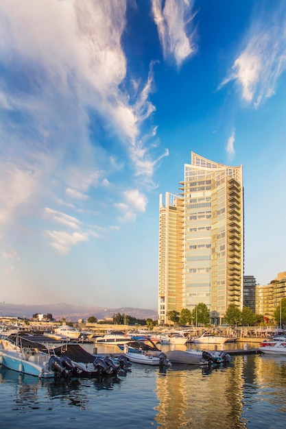 Belle vue sur la baie de Zaitunay à Beyrouth, Liban