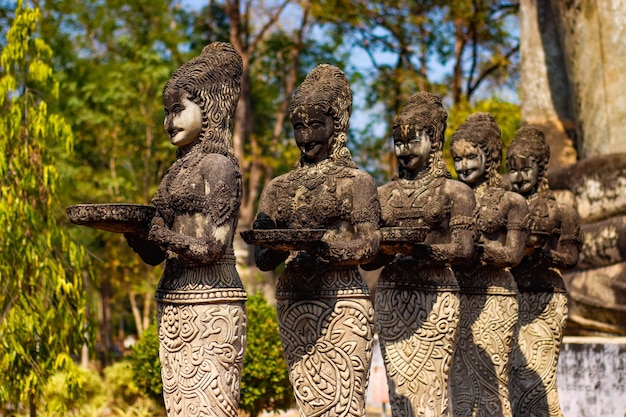 Une belle vue sur Buddha Park situé à Nong Khai en Thaïlande