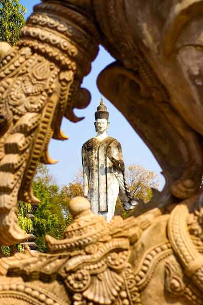 Une belle vue sur Buddha Park situé à Nong Khai en Thaïlande