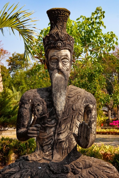 Une belle vue sur Buddha Park situé à Nong Khai en Thaïlande