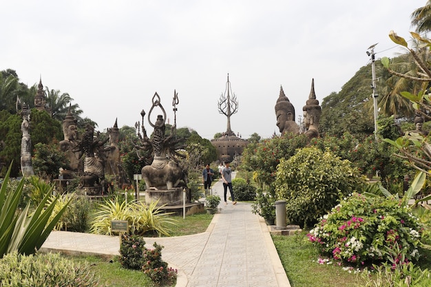 Une belle vue sur Buddha Park situé à Vientiane Laos