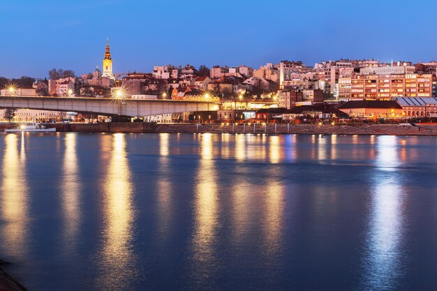 Belle vue sur le centre historique de Belgrade sur les rives de la rivière Sava Serbie