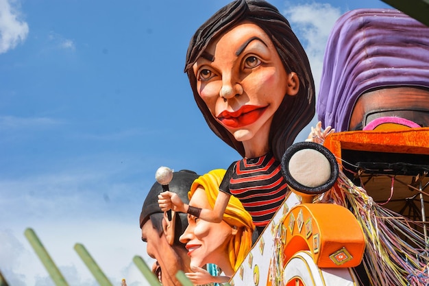 Une belle vue sur les chars du carnaval brésilien