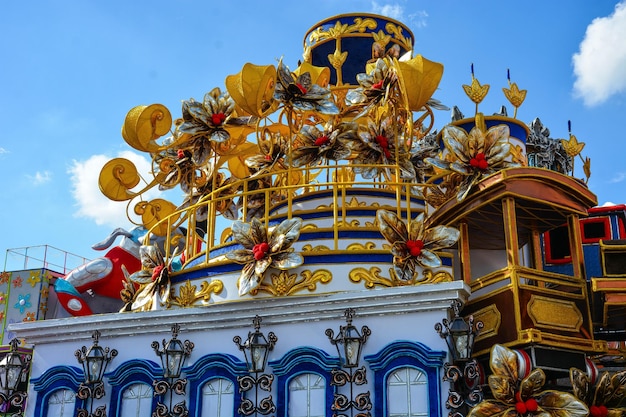 Une belle vue sur les chars du carnaval brésilien