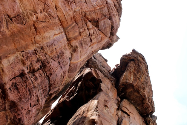 Belle vue sur la colline rocheuse de Badami