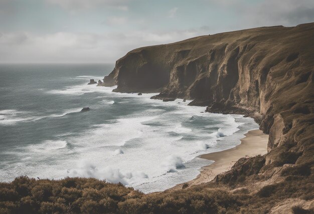 Une belle vue sur la côte portugaise de l'océan Atlantique