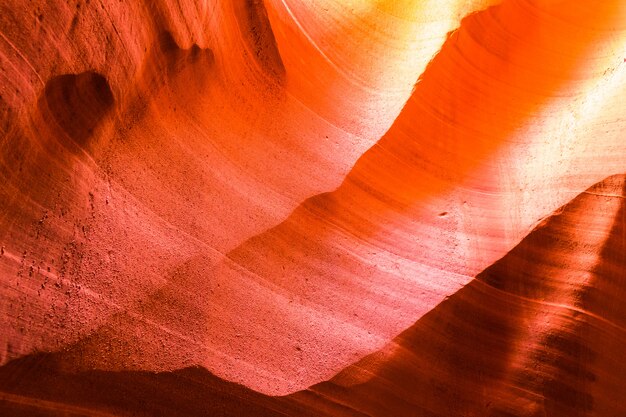 Belle vue sur les formations de grès Antelope Canyon dans le célèbre parc national tribal Navajo près de Page, Arizona, USA