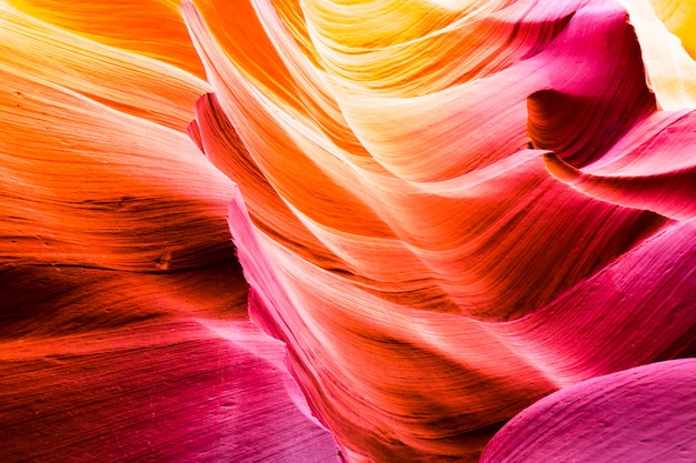 Belle vue sur les formations de grès Antelope Canyon dans le célèbre parc national de la tribu Navajo près de Page, Arizona, États-Unis