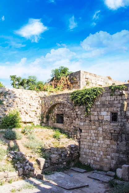 Belle vue sur le Fort des Croisés à Byblos (également connu sous le nom de Jubayl ou Jebeil), Liban