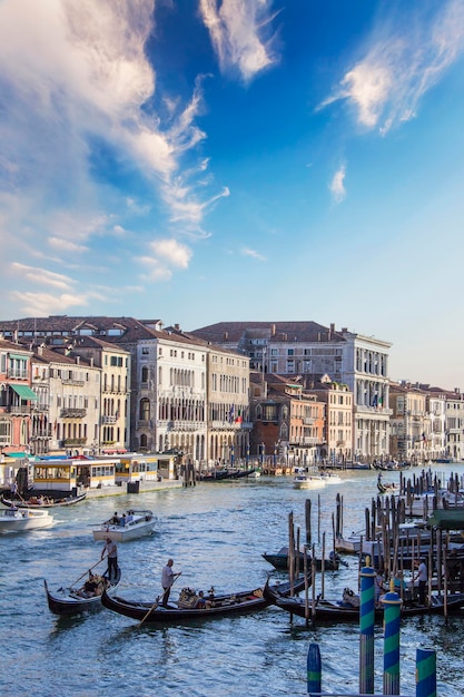 Belle vue sur les gondoles et le Grand Canal, Venise, Italie