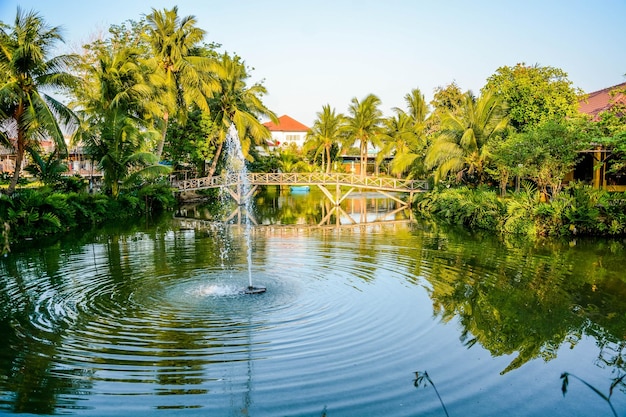 Une belle vue sur l'hôtel Baan Thai house situé à Ayutthaya en Thaïlande