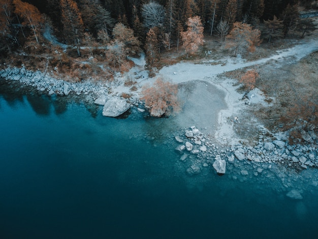 Une belle vue sur le lac du molveno