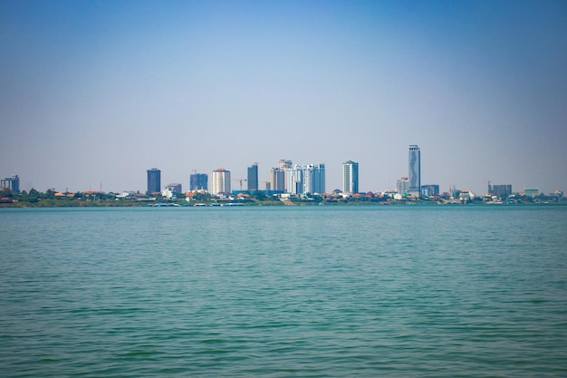 Une belle vue sur le Mékong à Phnom Penh au Cambodge