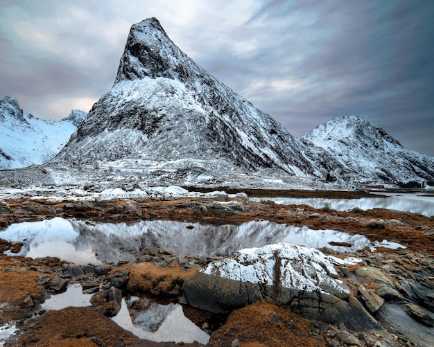 Belle vue panoramique sur les îles Lofoten en hiver, Norvège