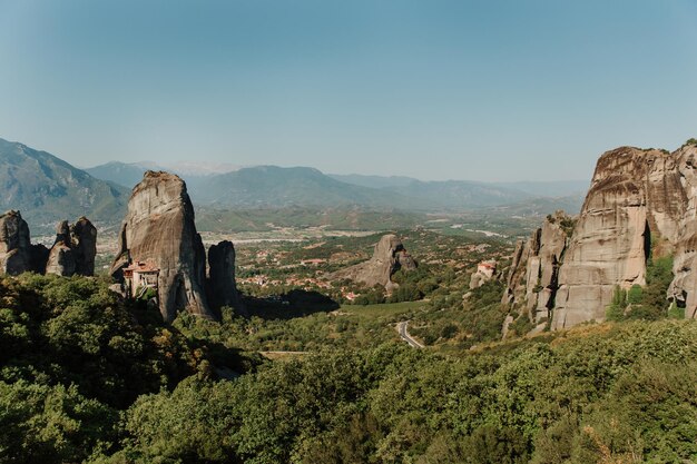 Belle vue panoramique sur les montagnes. Monastères dans les météores, Grèce